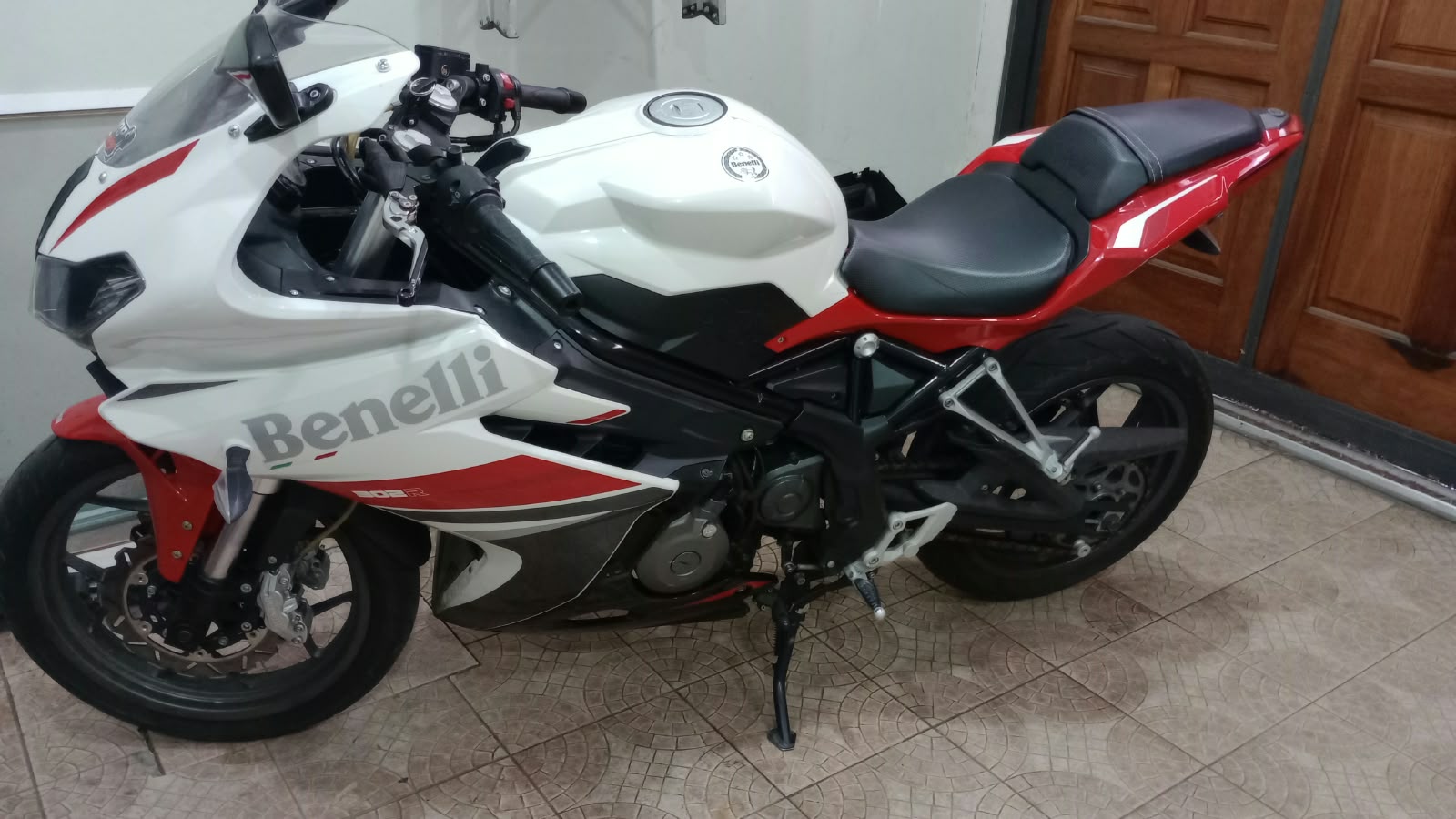 Moto Benelli 302R modelo 2018 - Imagen 3