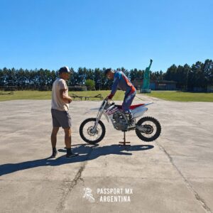 Clase de Motocross para adulto con moto y equipo PMXA